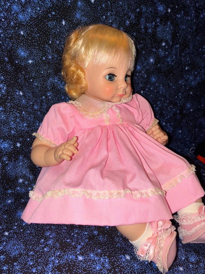 Boneca bebê vintage Madame Alexander Janie com caixa de trabalho Crier 1972 - Imagem 1 de 4