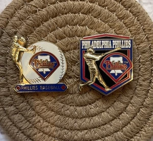 Philadelphia Phillies VTG 1999 Pin Batter And Pitcher - Picture 1 of 2