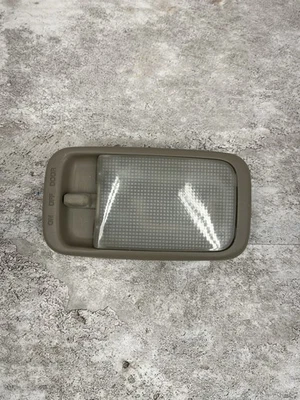 Conjunto de luces domo superior Toyota Corolla 1998-2002 Foto 1 de 4