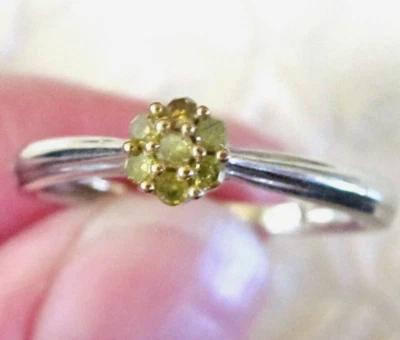 Yellow Diamond Flower Ring / size 11 / 925 Sterling Silver / 0.1 ct - Image 1 of 4