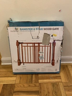 Summer Banister and Stair Gate With Dual Installation Kit - Image 1 of 3