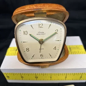 LINDEN SCHWARZWALD LEDER MUSCHELSCHALE ETUI REISEALARM MADE IN GERMANY - Bild 1 von 7