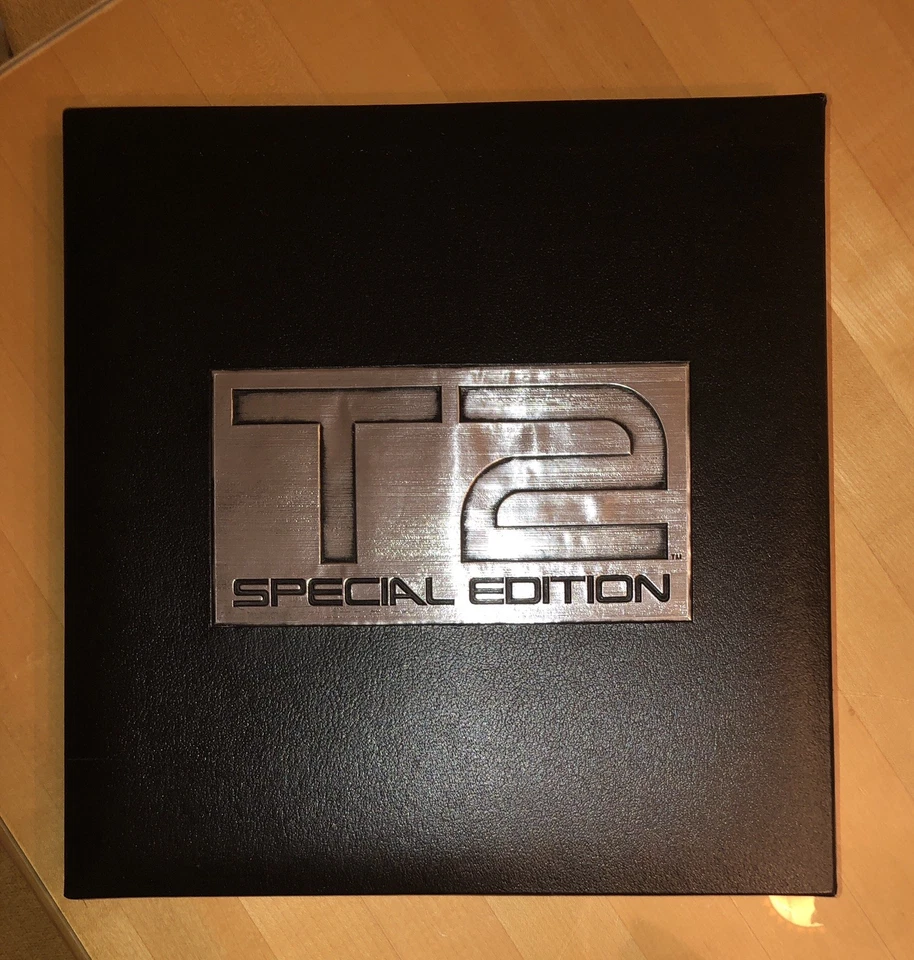 Terminator 2 Judgement Day Laserdisc Special Edition Box Set - Image 1 of 4
