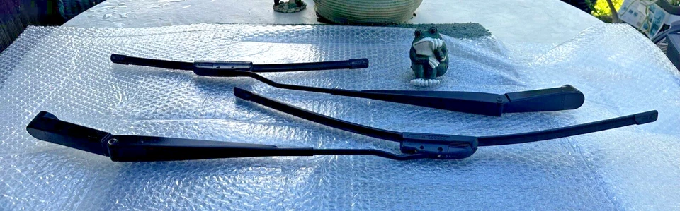 Brazos limpiaparabrisas Nissan Pathfinder 2005-2012 con cuchillas Bosch Foto 1 de 4