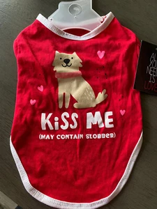 PET APPAREL VALENTINE'S DAY Red "KISS ME" T-SHIRT Puppy/Dog XSMALL - Picture 1 of 2