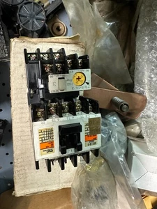 Fuji Electric SC-5-1 Z324A Magnetic Contactor 110v Coil AND TR-5-1N/3 OVERLOAD - Picture 1 of 2