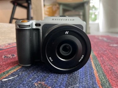 Hassleblad X1D 数码相机 带电池充电器 已测试 工作良好。 — 第 1/4 张图片