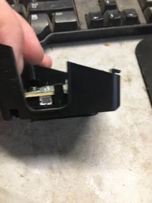 Magnavox BAA7UZF0104 1 控制按钮板 55MV387Y/F7 / Philips 55PFL5602/F7 — 第 1/3 张图片