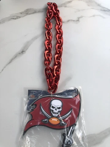NFL Tampa Bay Buccaneers 18” Red Fan Chain Big Necklace Foam Magnet - 2 in 1 Cover