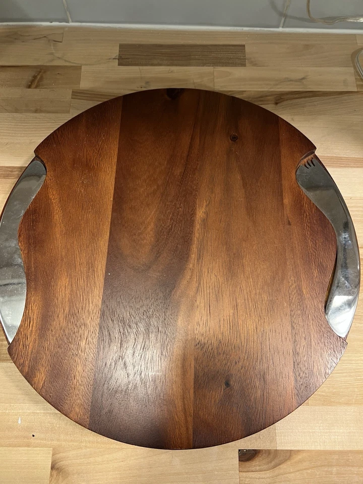 Cuchillo y esparcidor Nambe Cheese Block de acero inoxidable 15” redondo madera de acacia nuevo sin caja Foto 1 de 4