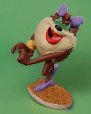 she devil ,madame taz en resine Warner bros road runner looney tunes - Photo 1/4