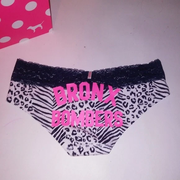 Victoria Secret ROSA Panty Mediano Azul Blanco Borde de Encaje MLB Bronx Bombers Foto 1 de 3