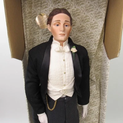 Muñeca masculina de porcelana Franklin Mint Heirloom 23" GIBSON ERA GROOM 1988 Foto 1 de 4