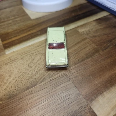 MATCHBOX SERIES NO 45 FORD CORSAIR VINTAGE ORIGINAL MADE IN ENGLAND BY LESNEY - Image 1 of 4