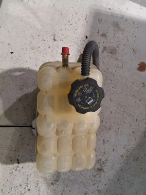 Depósito de refrigerante compatible con 04-09 HUMMER H2 3403989 Foto 1 de 4