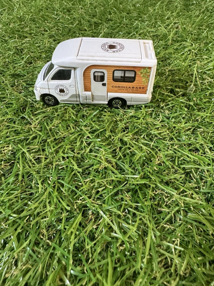 Camión Tomica Toyota Town Ace Nº33 2021 diecast escala 1:64 Foto 1 de 4