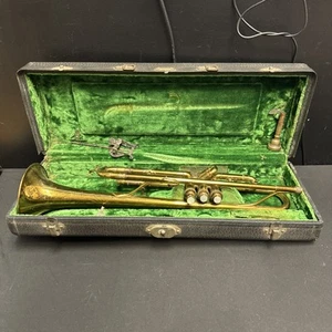 Vintage Toreador Trumpet With Hardcase And Bach 7DW Mouthpiece Untested - Picture 1 of 24