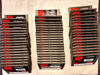 LOTE de 59 Kingston SSD Ahora 300 V 120GB SSD 2.5" SATA Modelo: SV300S37A - ¡PROBADO! Foto 1 de 3