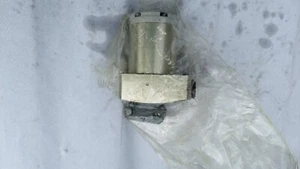 Nueva abrazadera oscilante Kosmek LQ0400-CC - Imagen 1 de 3