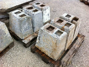 Sockelstein Granit Naturstein Steinfuß Sockel gebraucht Granitfuß - Bild 1 von 2