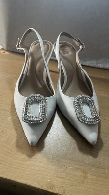 INC International Women’s Heels Slingback Pointed Toe Rhinestone Brooch Size 9 M - Image 1 of 4