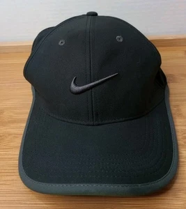 Nike Golfmütze Kappe Riemen hinten schwarz auf schwarzem Swoosh Einheitsgröße verstellbar ⛳ - Bild 1 von 7