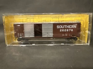 Kadee 6717 - HO Southern 50’ PS-1 Boxcar, #262878 - Picture 1 of 3