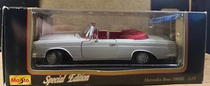 1:18 MAISTO SPECIAL EDITION MERCEDES-BENZ 280SE WHITE ON RED -CDF #7240 - Picture 1 of 5