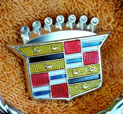 1974-78 凯迪拉克 Eldorado 轮毂盖盖徽章 * 卓越 * — 第 1/4 张图片