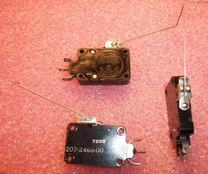 MICROSWITCH ROBERTSHAW QTY (3) 207-2468-00 REEDICIÓN - Imagen 1 de 1