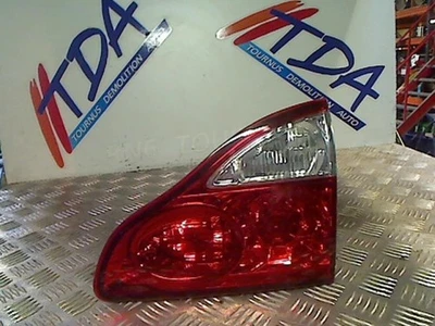 Feu arriere secondaire droit (feux) TOYOTA AVENSIS VERSO PHASE 2 8158144140 - Photo 1/4