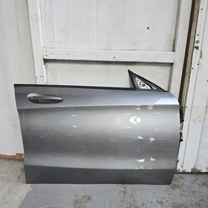 Mercedes CLA TÜRSCHALE FAHRERSEITE AUTO 2017 Farbcode 787. TYP245G - Bild 1 von 13