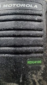Motorola RDU4100 RU4100BKN9BA UHF Radio 4W 10 Ch - Zdjęcie 1 z 5