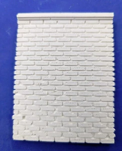 H0 RETAINING WALL 9cm x 7 cm CAST EMBANKMENT EB00354 BIN 018 - Picture 1 of 5