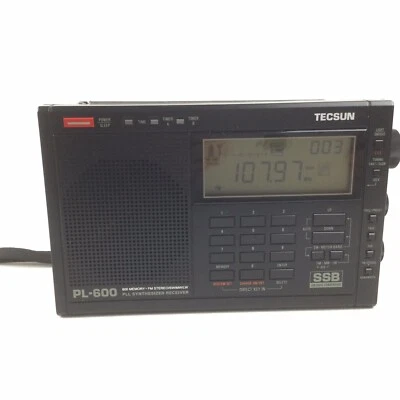 Tecsun PL600 AM FM SW SSB Synchronous Shortwave PL-600 Air band Radio - Image 1 of 4