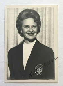 FOTO AUTÓGRAFA LURLEEN WALLACE 1967 PRIMERA MUJER GOBERNADORA ALABAMA ESPOSA DE GEORGE - Imagen 1 de 1