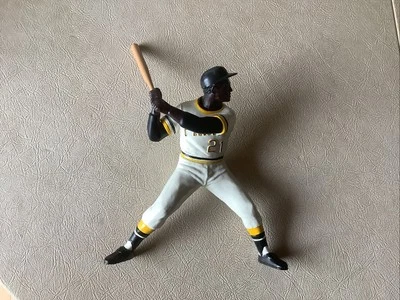 Roberto Clemente Heartland Statue/1990. - Image 1 of 4