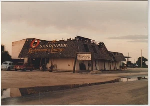 New Smyrna Beach FL. Fire Damage Sandpiper Restaurant Photo 3 1/2" x 5" c1981 - Picture 1 of 2