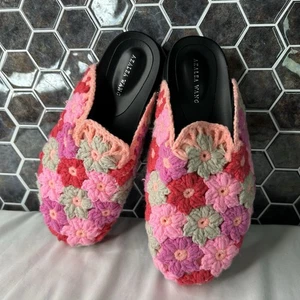 AZALEA WANG EFRYN PINK FLOWER EMBROIDERED CLOG CROCHET KNIT SIZE 8.5 - Picture 1 of 6