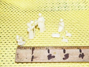 Vintage Miniature Cream Colored Nativity Set, 7 Pieces - Picture 1 of 3