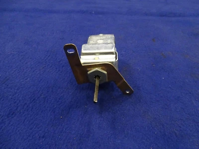 94 95 96 97 98 99 00 01 02 03 04 Mustang Headlight Lamp Switch Used Take Off - Image 1 of 4