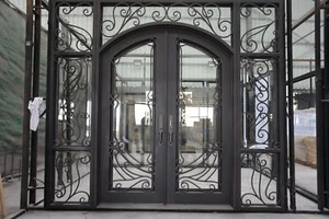 BEAUTIFUL IRON INSULATED ESTATE DOORWAY ENTRY - D26 - Picture 1 of 1