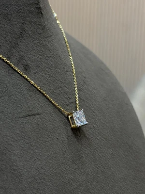 Женская подвеска с лабораторными бриллиантами огранки принцессы 3,010 карата покрытие желтым золотом 14 карат - Изображение 1 из 4