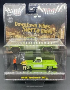 Máquinas M2 Diorama Downtown Vibes Sierra Rides 1976 GMC Sierra Grande 15 Chase - Imagen 1 de 5