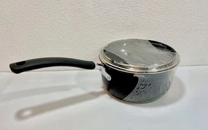 Olla para salsa T-fal Titanium Ultimate anodizada dura de 2 cuartos de galón con tapa - Imagen 1 de 9
