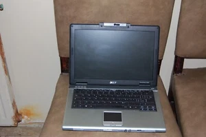 Acer Travelmate 3040 con accessori - Foto 1 di 3