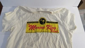 T-shirt nuova con etichette Marcus King Band Distressd bianca grafica taglia large - Foto 1 di 3