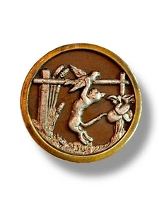 Rare Old Vintage Brass Button A Day In The Life Of A Sparrow/Kitty And Sparrow - Picture 1 of 5