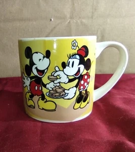 Tokyo Disney Resort JAPAN Souvenir Cup Minnie Cute - Picture 1 of 5