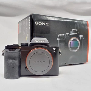 Mirrorless Camera Model ILCE 7 Body SONY - Picture 1 of 12